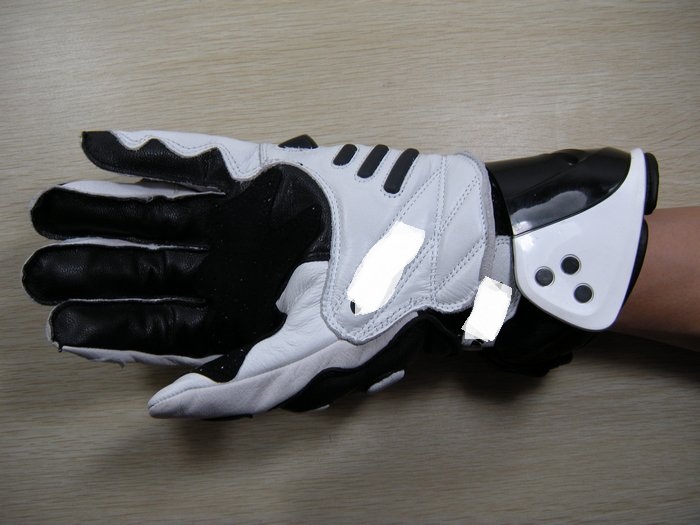 Glove 3.jpg