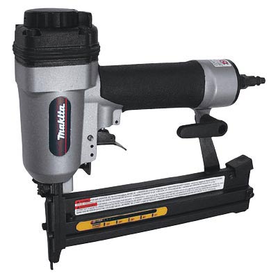 makita-pneumatic-crown-air-stapler-120-psi-14in-staples-model-at638.jpg