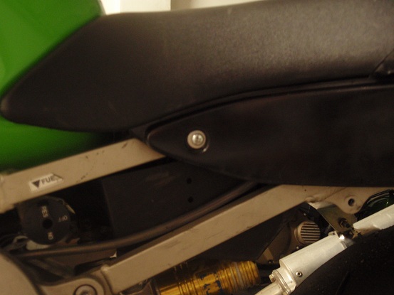 tail left/right