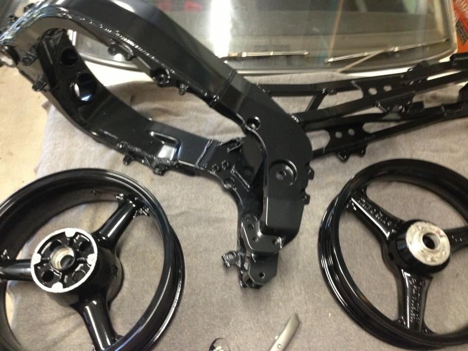 Frame in Satin black wheels Gloss black