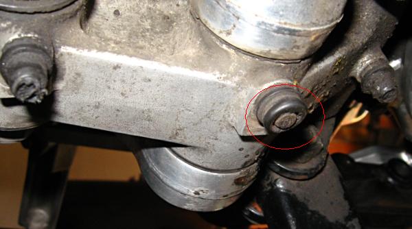 From the factory these greasing points are a very welcome addition to important parts of the rear suspension.