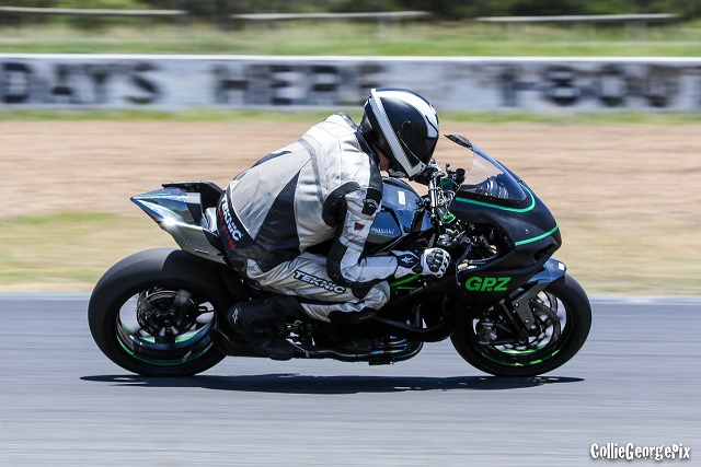 yes it has a GSX-R fairing on it