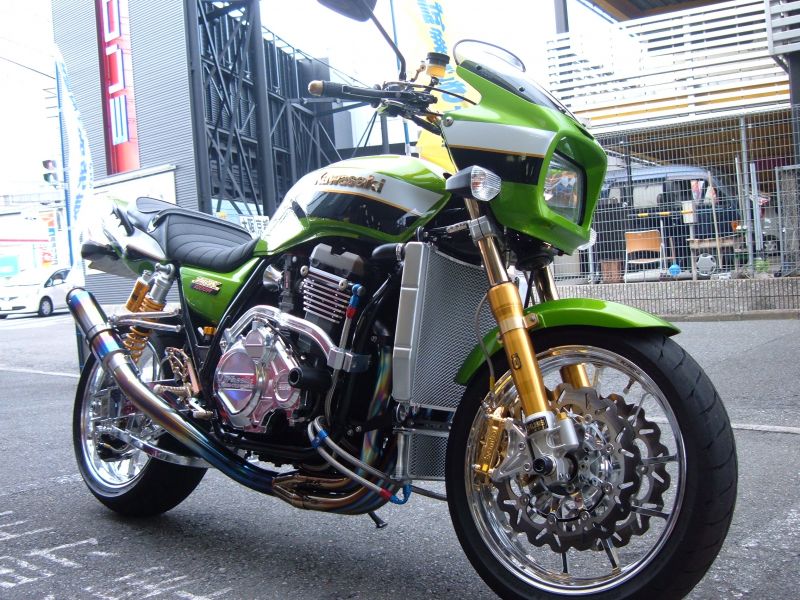 Kawasaki ZRX 1200 Special 01.jpg