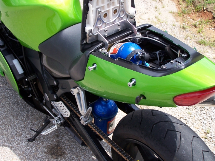 kawasaki-zx12r-00-bikepics-172762.jpg